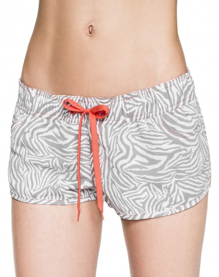 Shorts in nylon con tasche e coulisse a contrasto. Prezzo 19.95 €