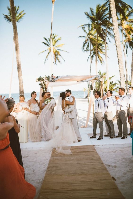 Matrimonio sulla spiaggia come vestirsi | Impulse